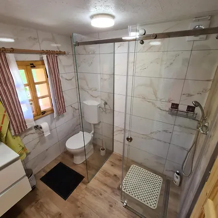 Pajek & Pajcevina On The Hayrack בקתה Dobje pri Lesicnem