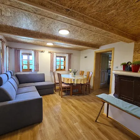 בקתה Pajek & Pajcevina On The Hayrack *