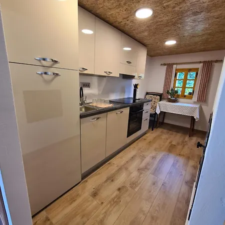 Pajek & Pajcevina On The Hayrack