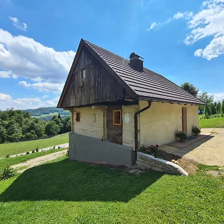 Pajek & Pajcevina On The Hayrack *