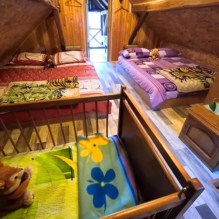 Pajek & Pajcevina On The Hayrack 샬레 *