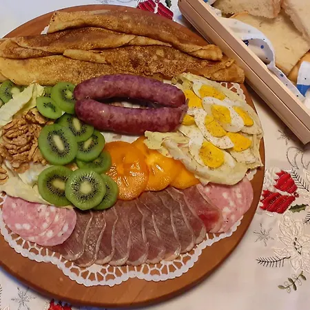 Pajek & Pajcevina On The Hayrack 샬레 Dobje pri Lesicnem