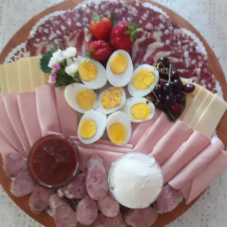 Pajek & Pajcevina On The Hayrack Dobje pri Lesicnem