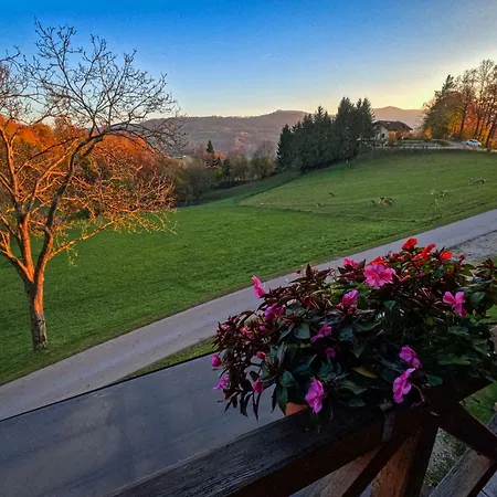 בקתה Pajek & Pajcevina On The Hayrack Dobje pri Lesicnem