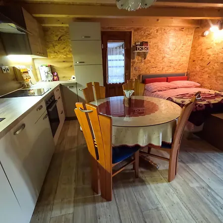 Pajek & Pajcevina On The Hayrack Chalet Dobje pri Lesicnem