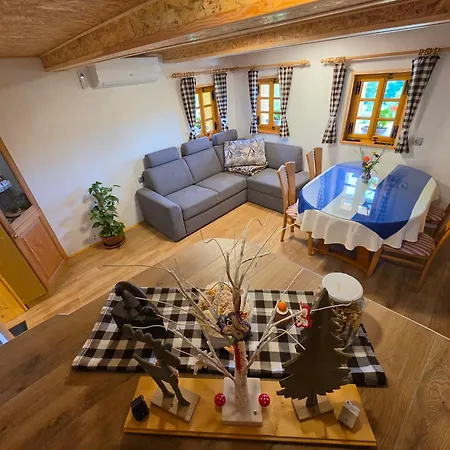Chalet Pajek & Pajcevina On The Hayrack Dobje pri Lesicnem