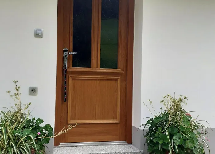 Chalé Pajek & Pajcevina On The Hayrack