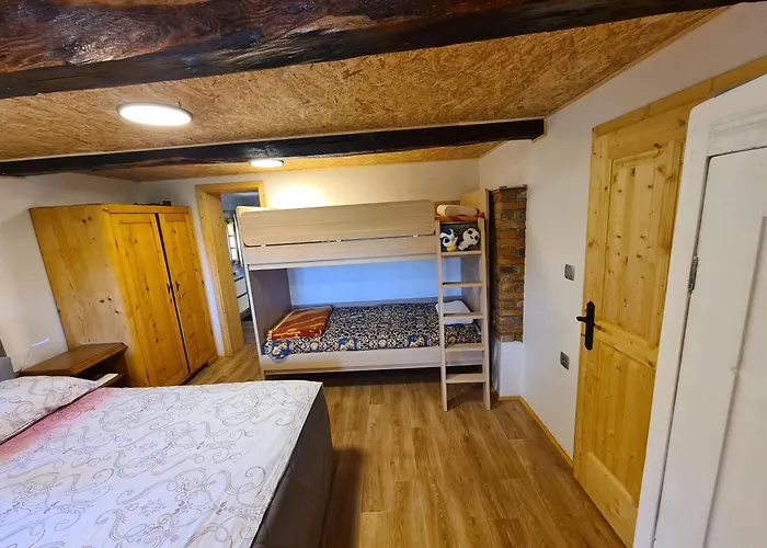 Pajek & Pajcevina On The Hayrack Chalé