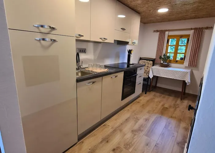 Pajek & Pajcevina On The Hayrack