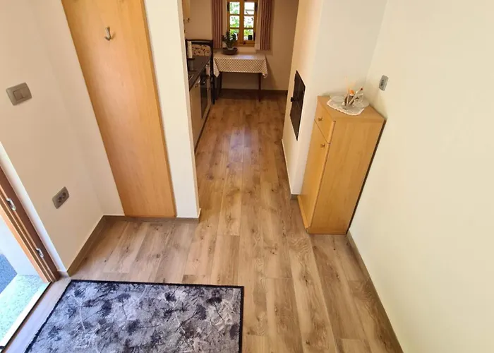 Chalé Pajek & Pajcevina On The Hayrack *