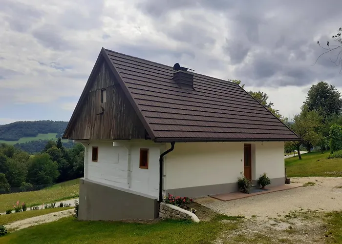 Pajek & Pajcevina On The Hayrack *