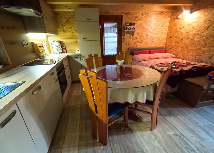 Pajek & Pajcevina On The Hayrack Dobje pri Lesicnem