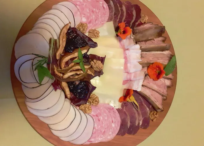 Chalé Pajek & Pajcevina On The Hayrack *