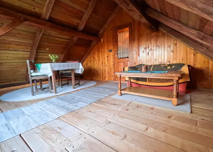 Pajek & Pajcevina On The Hayrack Chalé