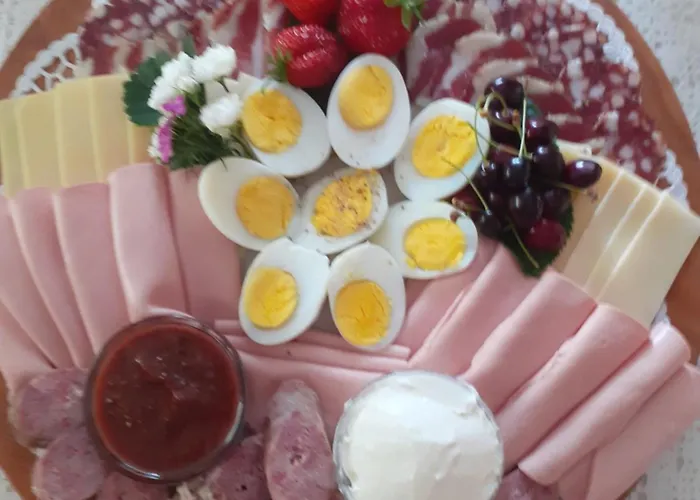 Pajek & Pajcevina On The Hayrack Dobje pri Lesicnem