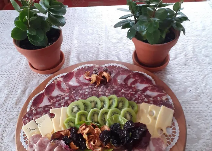 Pajek & Pajcevina On The Hayrack Dobje pri Lesicnem