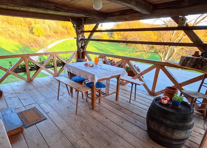 Chalé Pajek & Pajcevina On The Hayrack *