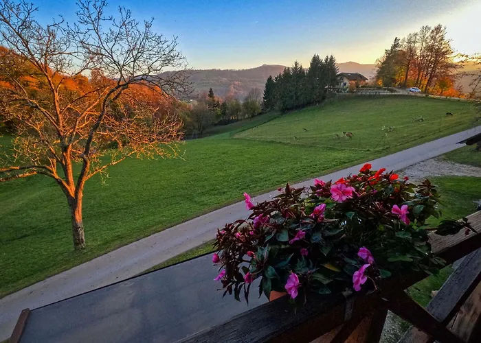 Chalé Pajek & Pajcevina On The Hayrack Dobje pri Lesicnem